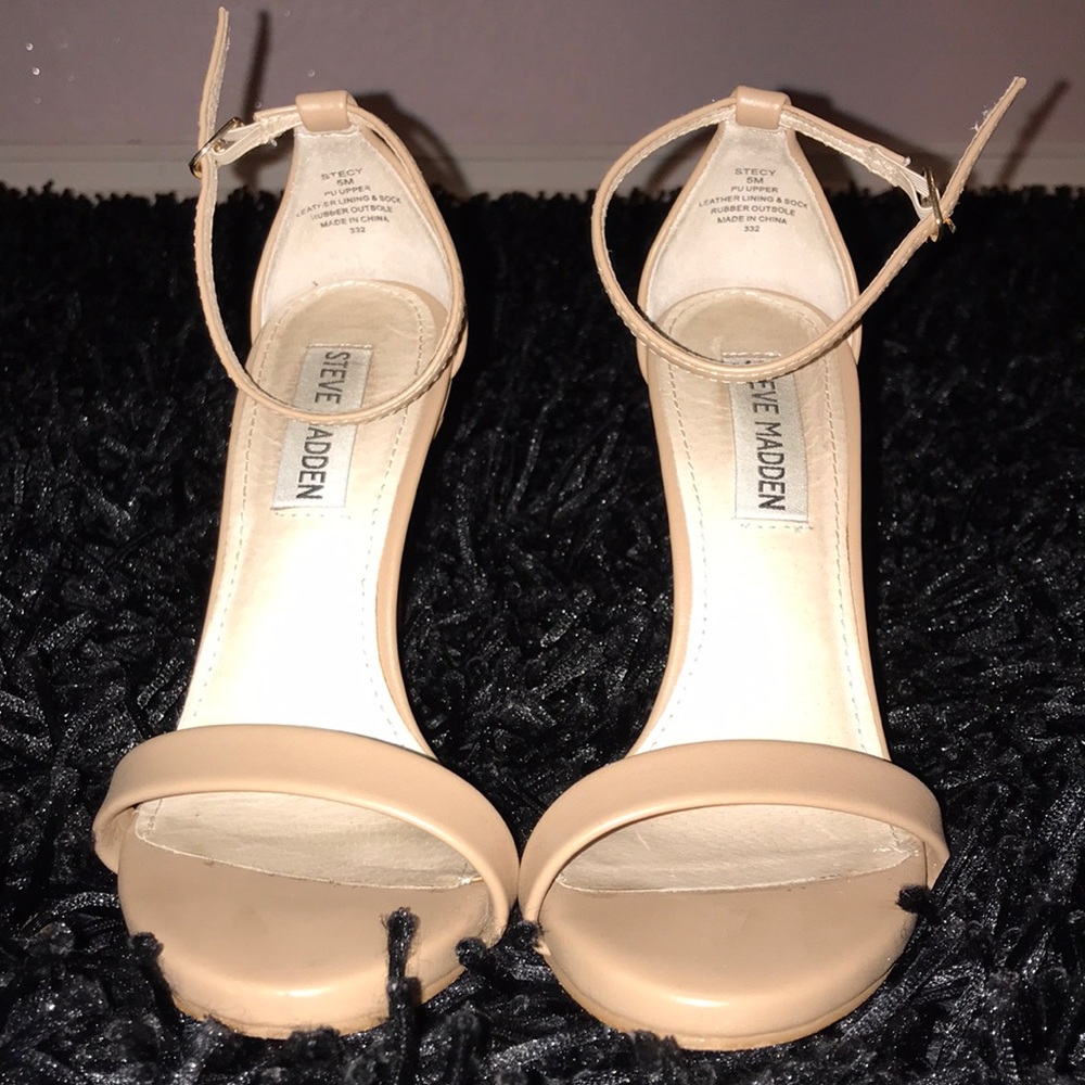 nude Steve madden heels •firm on price•